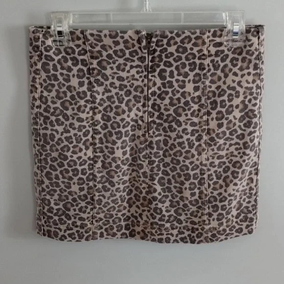 Leopard Y2K Skirt - Picture 4 of 6